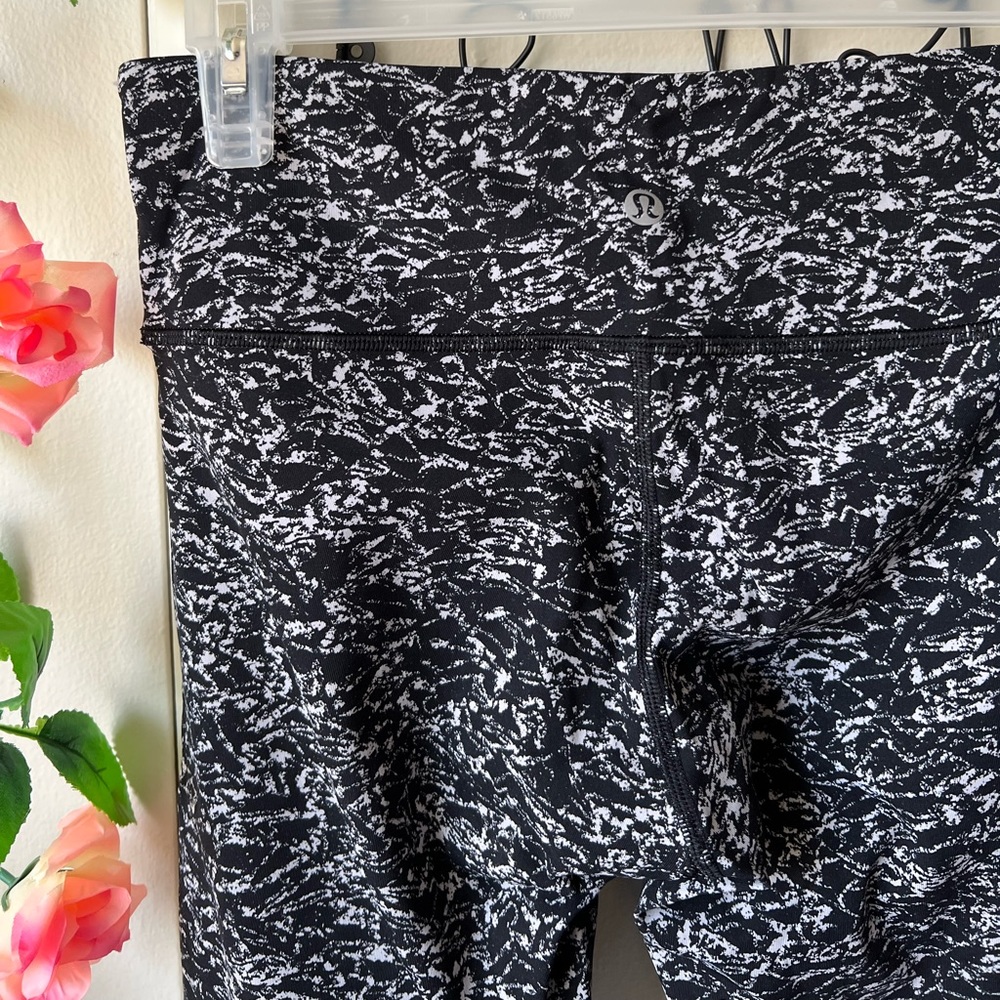 Lululemon | Wunder Under Leggings 6 Patterned - Picture 11 of 14